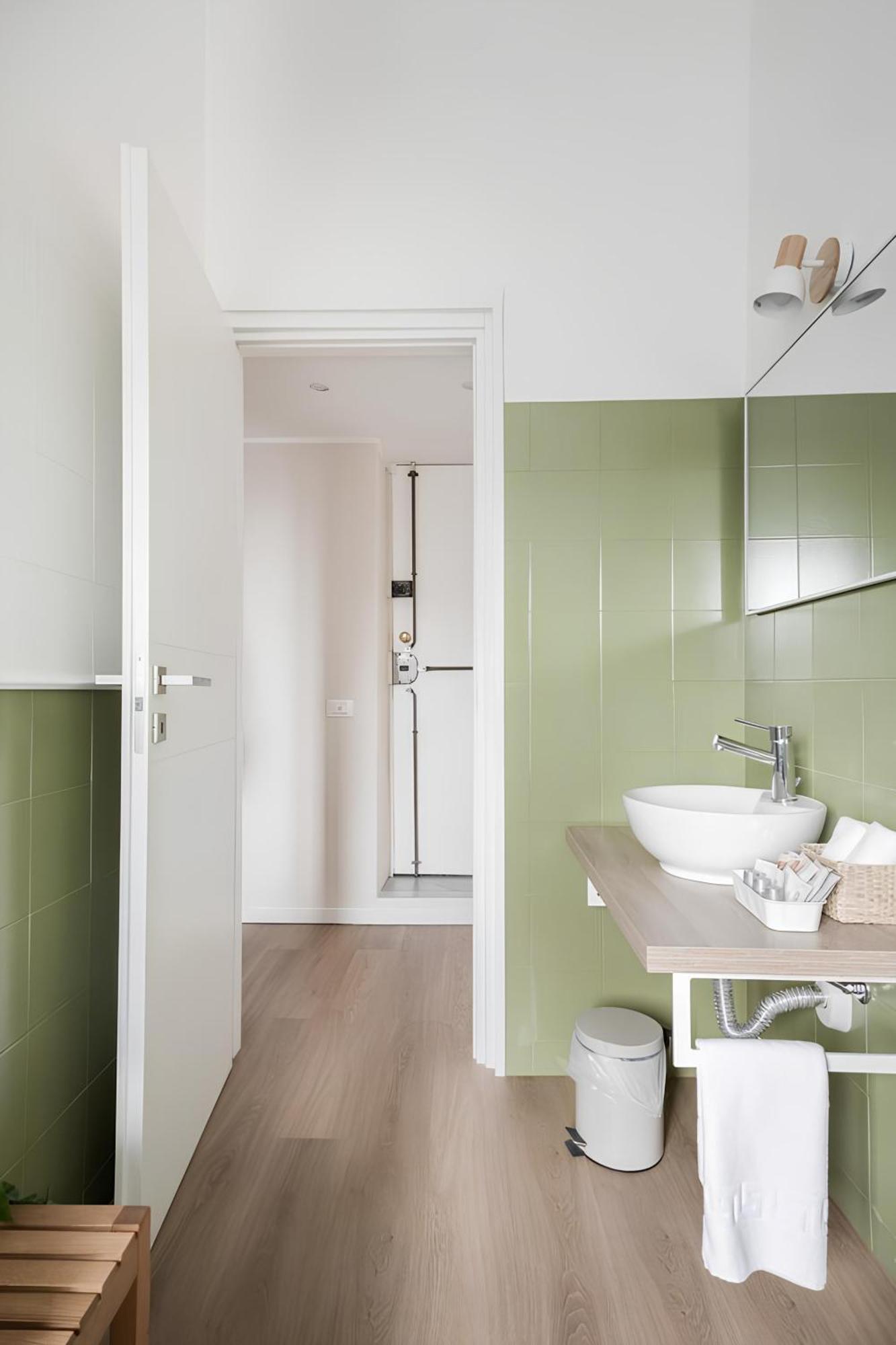 2 Bedroom Gem Near Milano Centrale Fast Wi Fi Kademy House エクステリア 写真